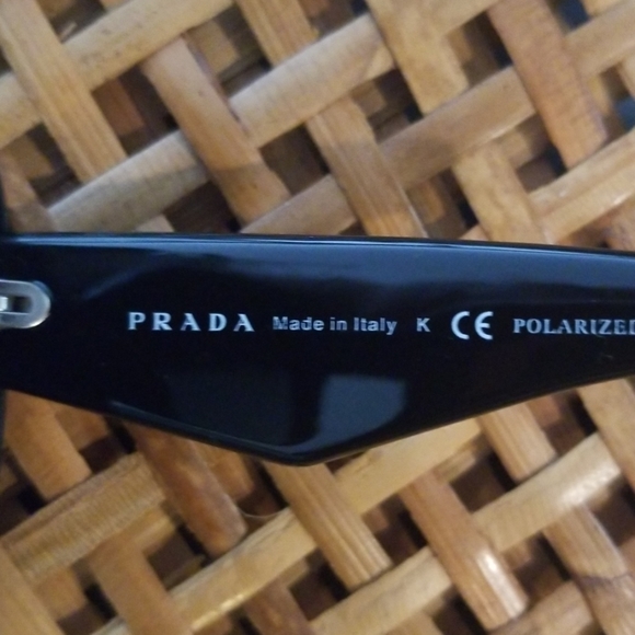 Prada sunglasses - Picture 3 of 6